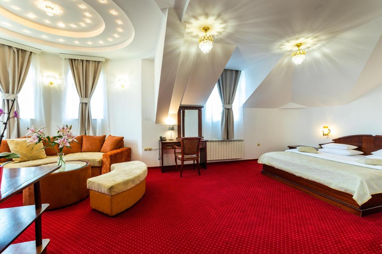 Garni Hotel Royal Crown Σουμπότικα Εξωτερικό φωτογραφία